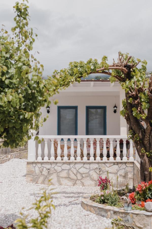 Vila Natali Himarë Exterior foto